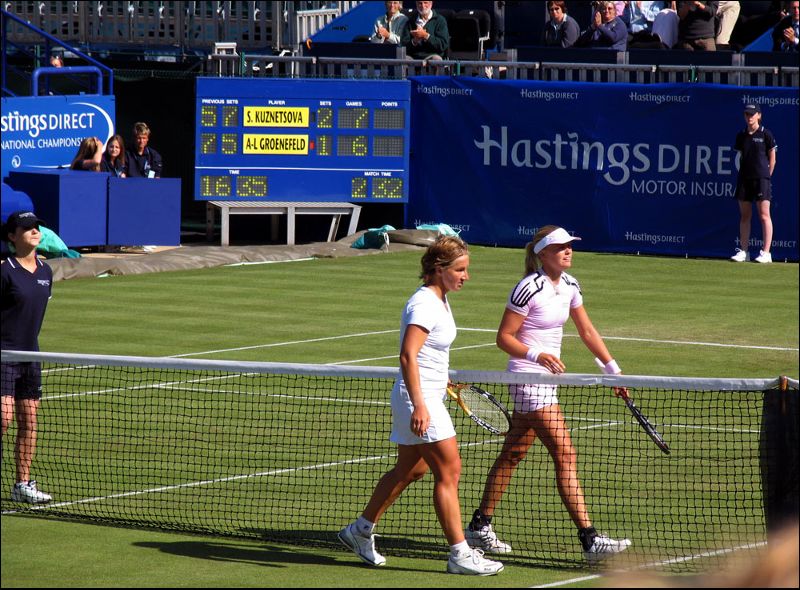gal/holiday/Eastbourne Tennis - 2006/2006_Kuznetsova leaving court_IMG_1118.JPG